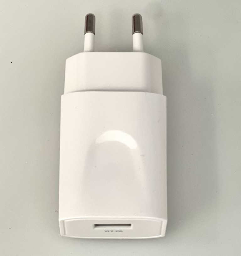 USB charger/laturi 5V 2,4A USB-A, valkoinen